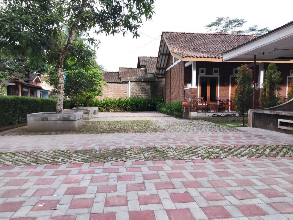 Genthong Homestay Magelang Exterior foto