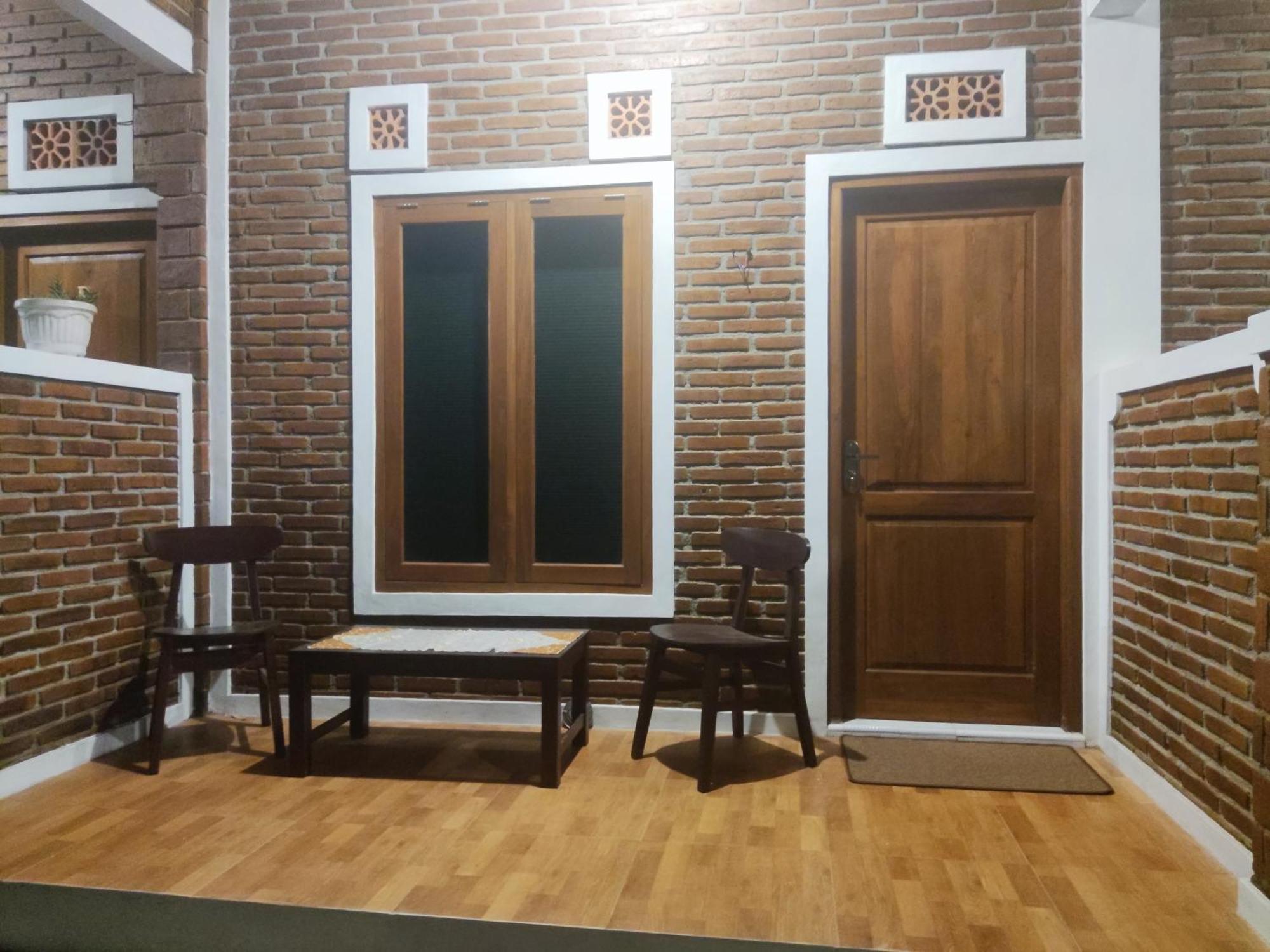 Genthong Homestay Magelang Exterior foto